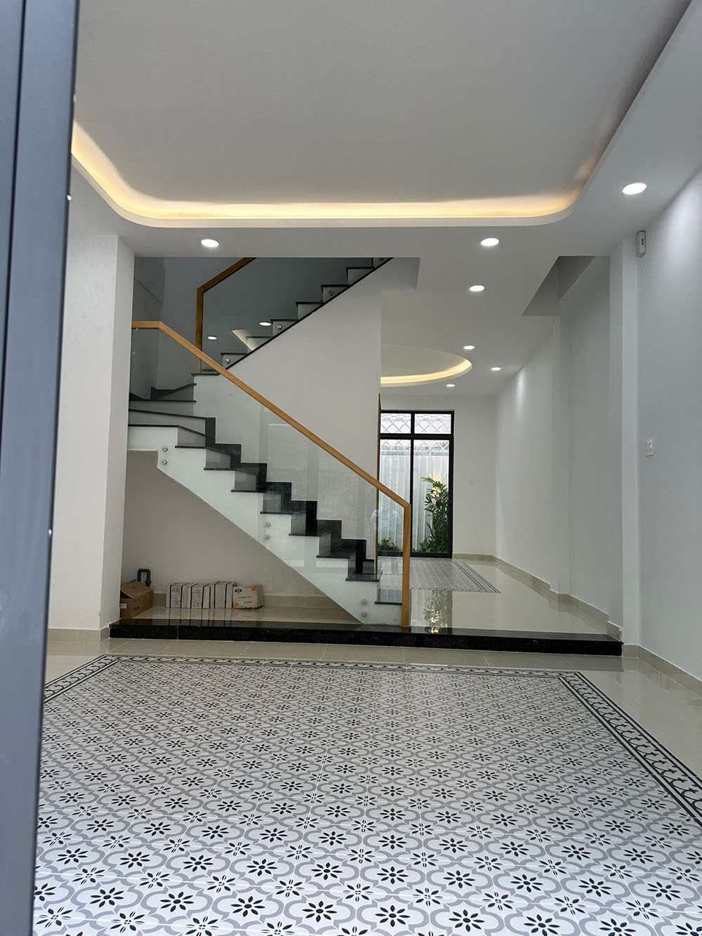 Tuyệt phẩm 3 lầu (5x14,5) thiết kế Cổ Điển,mới 100% hẻm ôtô vào tận nhà Nguyễn Thượng Hiền, B.Thạnh